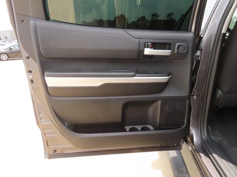 Used 2016 Toyota Tundra SR5 w/ SR5 Upgrade Package AWD/4WD image 19