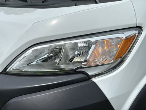 Used 2025 RAM ProMaster 2500 w/ Convenience Group FWD image 9
