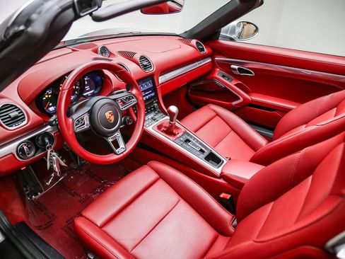 Certified 2024 Porsche 718 Boxster GTS RWD image 4