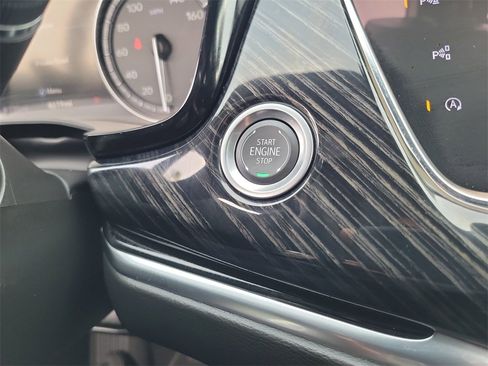 Used 2025 Cadillac XT6 Premium Luxury w/ Technology Package image 16