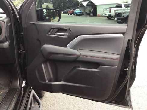 Used 2023 Chevrolet Colorado Z71 w/ Z71 Convenience Package 2 AWD/4WD image 7