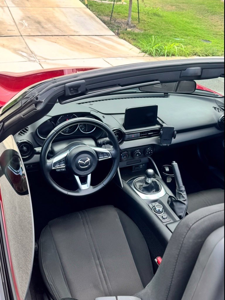 Used 2021 MAZDA MX-5 Miata Sport RWD image 11
