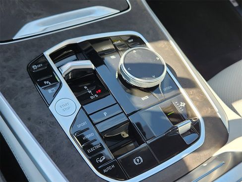 New 2026 BMW X5 xDrive50e image 18