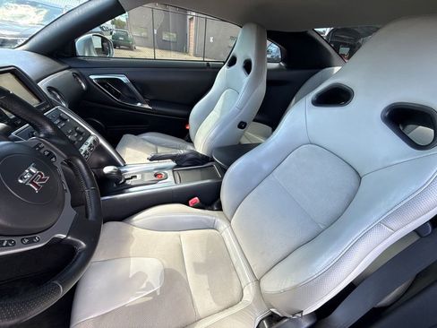 Used 2009 Nissan GT-R Premium AWD/4WD image 20