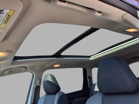 Used 2024 Subaru Ascent Onyx Edition image 23