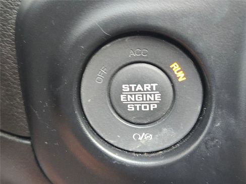 Used 2022 Jeep Wrangler Unlimited Sahara w/ Cold Weather Group image 32