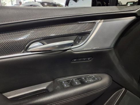 Used 2023 Cadillac XT5 Sportv w/ Technology Package image 19