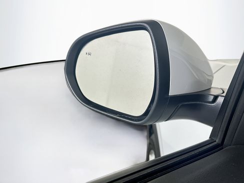 Used 2025 Buick Encore GX Preferred image 16