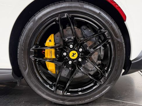 Used 2024 Ferrari Roma RWD image 11
