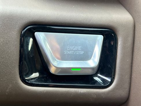 Used 2025 GMC Yukon Denali Ultimate AWD/4WD image 33