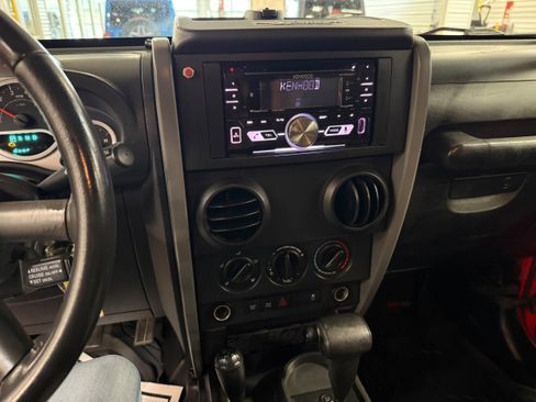 Used 2010 Jeep Wrangler Rubicon w/ Trailer Tow Group image 43