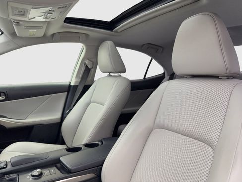 Used 2016 Lexus IS 200t w/ Navigation System Package image 15