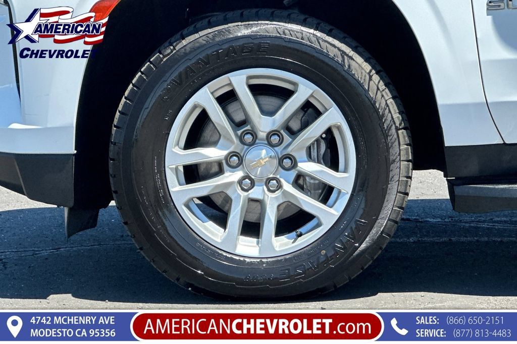 Used 2023 Chevrolet Suburban LT AWD/4WD image 38