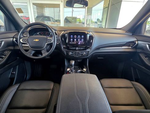 Used 2023 Chevrolet Traverse LT FWD image 19