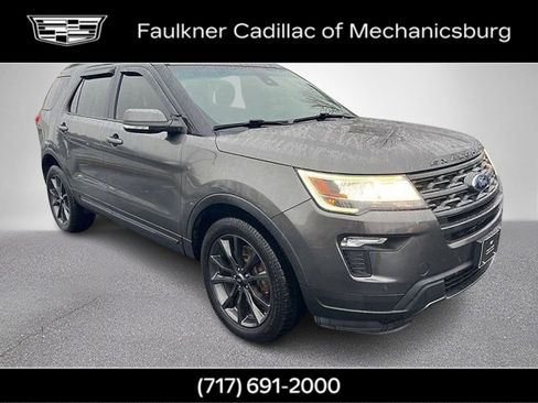 Used 2018 Ford Explorer XLT w/ Equipment Group 202A image 2