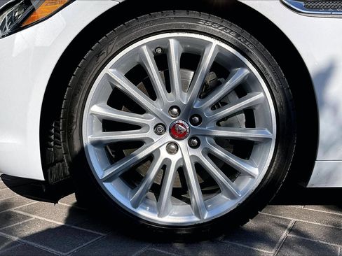 Used 2018 Jaguar XE Portfolio RWD image 9