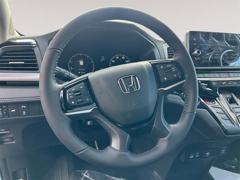 New 2026 Honda Odyssey Touring image 12