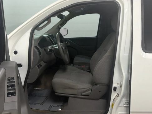 Used 2017 Nissan Frontier SV RWD image 19