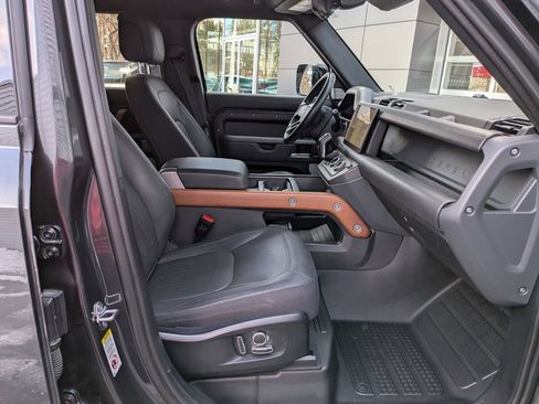 Used 2023 Land Rover Defender 130 X image 30
