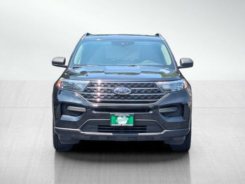 Used 2020 Ford Explorer XLT w/ Comfort Package AWD/4WD image 2