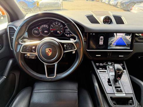 Used 2020 Porsche Cayenne Sport Utility 4D image 19