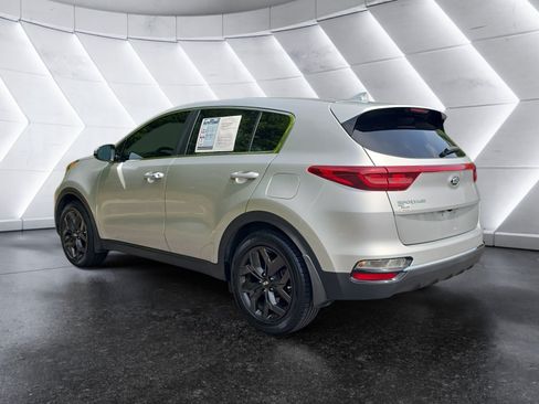 Used 2022 Kia Sportage LX w/ LX FWD Value Edition Package image 3