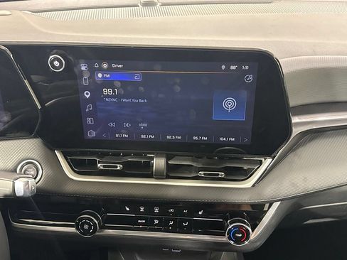 Used 2025 Chevrolet Equinox LT AWD/4WD image 23