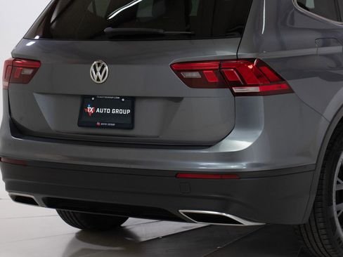 Used 2019 Volkswagen Tiguan SE w/ Panoramic Sunroof Package image 16