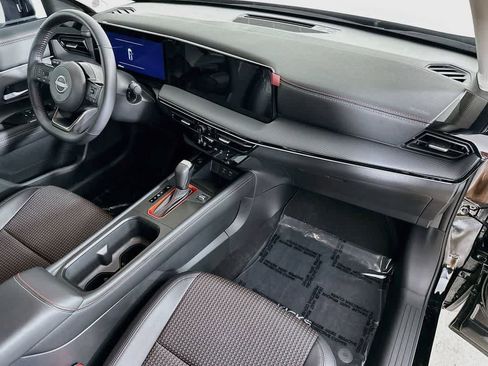 Used 2025 Nissan Kicks SR FWD image 30