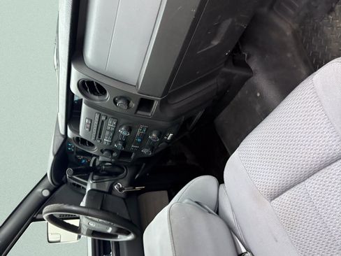 Used 2013 Ford F150 XL w/ Mid Equipment Group AWD/4WD image 16