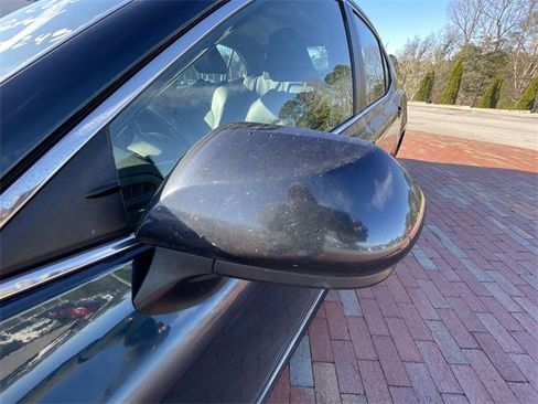 Used 2019 Toyota Camry SE image 5