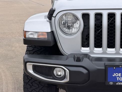 Used 2022 Jeep Gladiator Overland AWD/4WD image 5