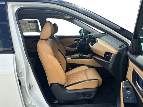 Used 2023 Nissan Rogue Platinum w/ Platinum Premium Package image 17