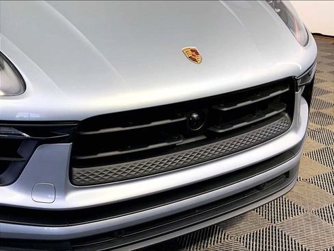 Used 2023 Porsche Macan image 34