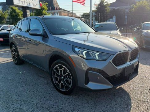 Used 2026 BMW X2 xDrive28i AWD/4WD image 3