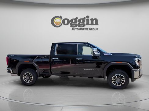 Used 2026 GMC Sierra 3500 SLT w/ SLT Convenience Package AWD/4WD image 14