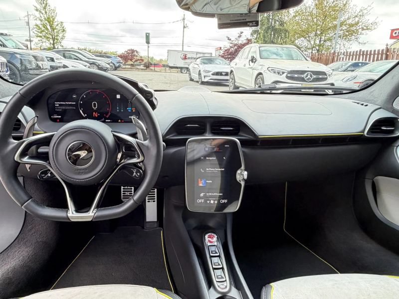 Used 2023 McLaren Artura RWD image 15