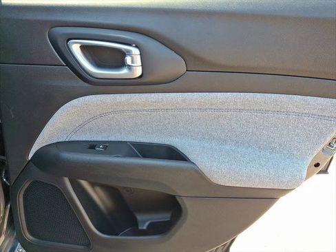 Certified 2024 Jeep Compass Latitude AWD/4WD image 14