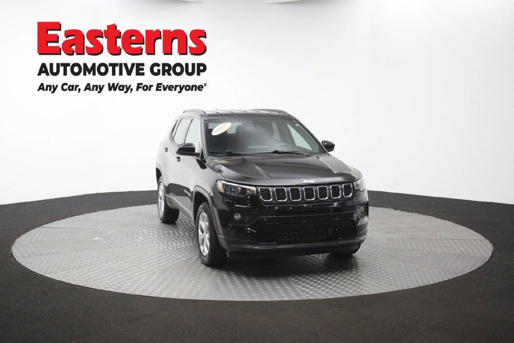 Used 2024 Jeep Compass Latitude AWD/4WD image 52