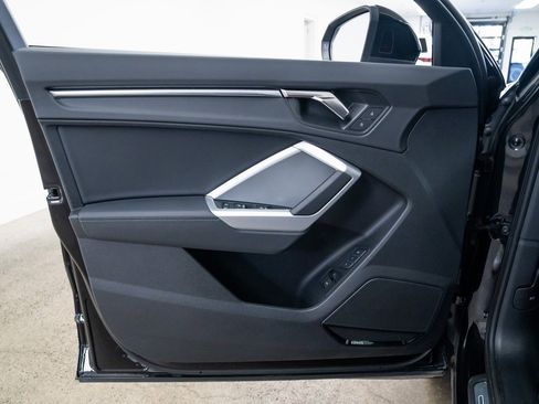 Used 2024 Audi Q3 2.0T Premium Plus w/ Premium Plus Package image 17