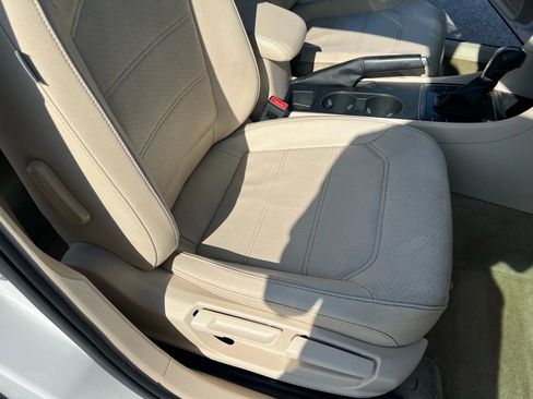 Used 2015 Volkswagen Passat 1.8T S image 21