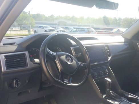 Used 2018 Volkswagen Atlas SE w/ R-Line Package image 19