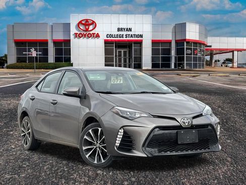 Used 2017 Toyota Corolla SE image 1