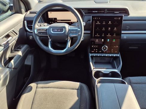 Used 2025 GMC Terrain Elevation w/ Technology Package II image 2