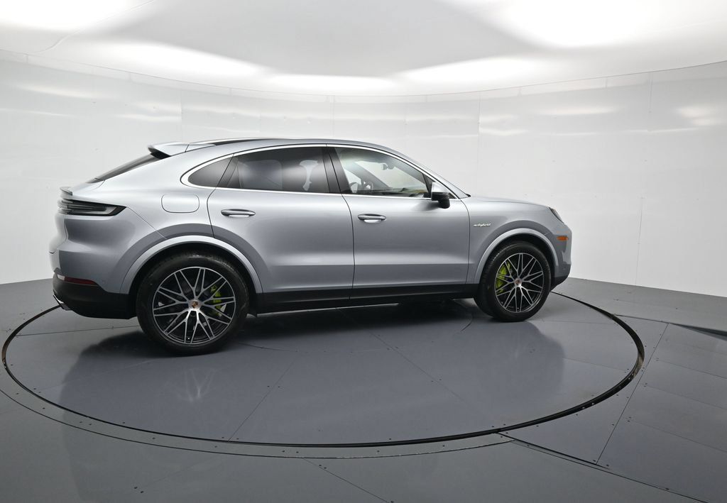 Certified 2026 Porsche Cayenne E-Hybrid Coupe AWD/4WD image 28