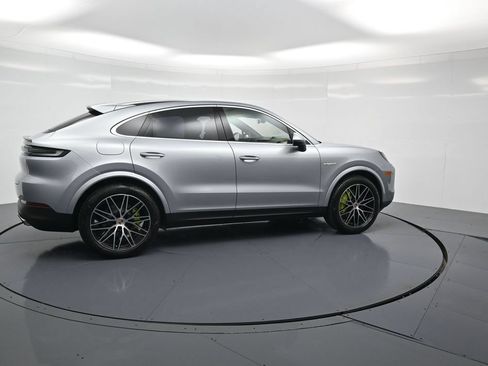 Certified 2026 Porsche Cayenne E-Hybrid Coupe AWD/4WD image 28
