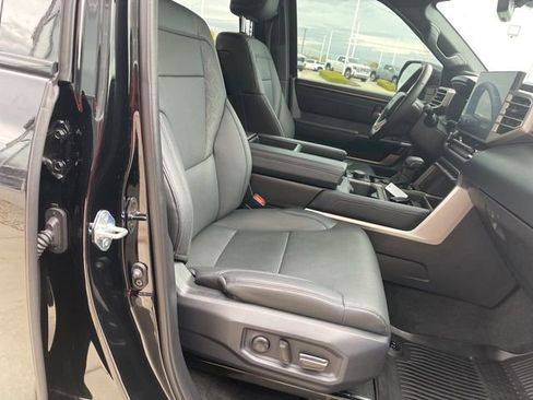 Used 2025 Toyota Tundra Limited image 19