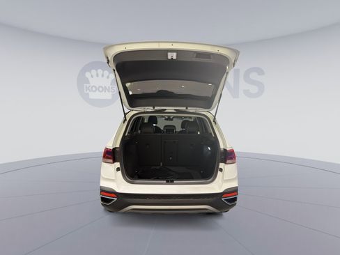 Used 2024 Volkswagen Taos SE image 41