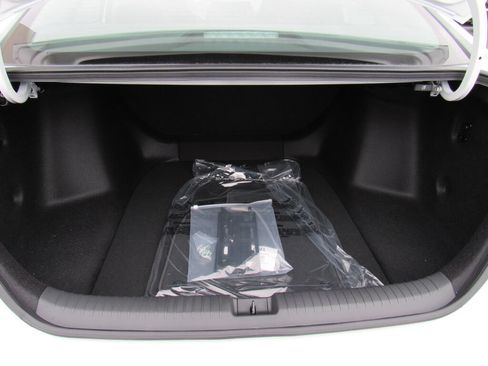 Used 2024 Honda Accord LX image 19