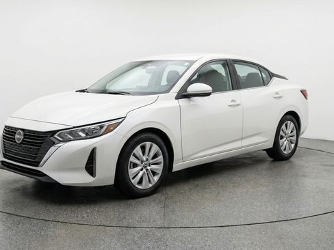 Used 2025 Nissan Sentra S image 3